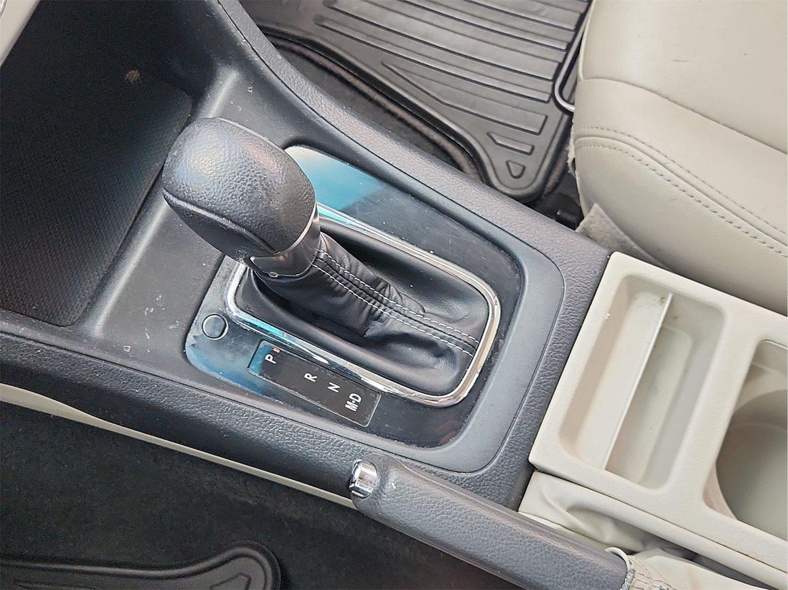 Used 2015  Subaru Limited image 16