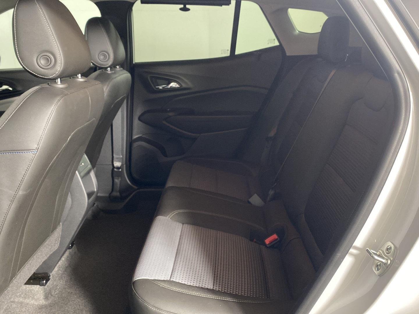 Used 2025 Summit White Chevrolet LT image 22