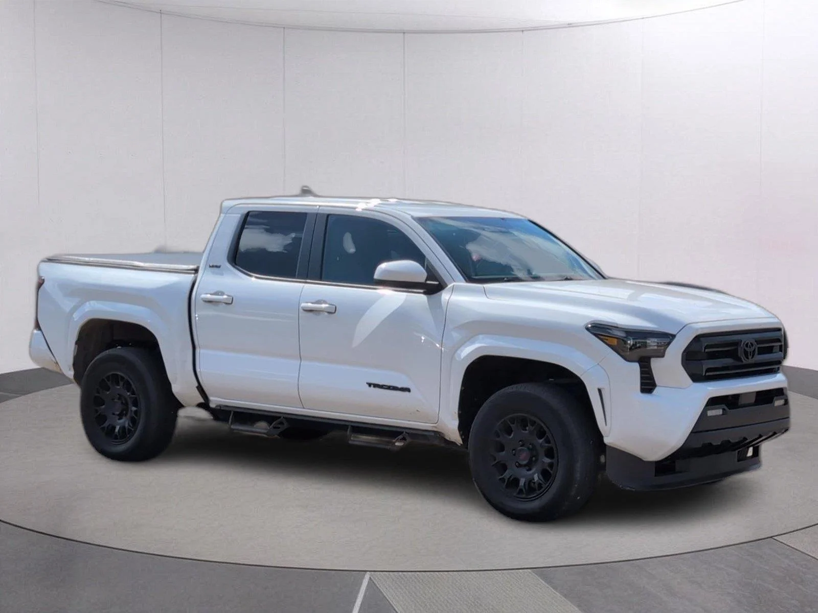 Used 2025 Ice Cap Toyota SR5 image 8