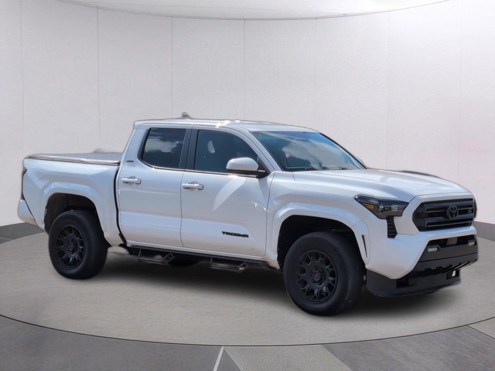 Used 2025 Ice Cap Toyota SR5 image 8