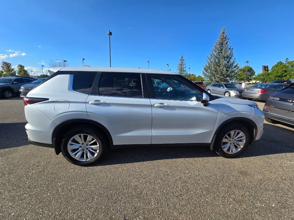 Used 2025 White Diamond Mitsubishi ES image 6