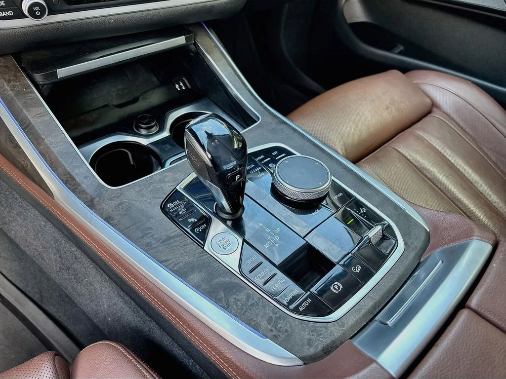 Used 2019 Dark Graphite BMW xDrive40i image 17