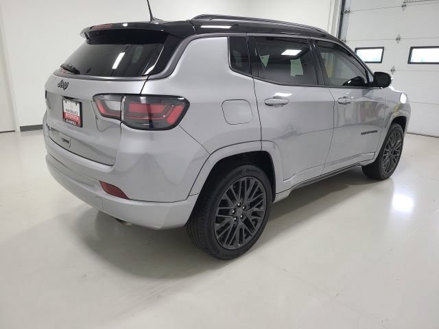 Used 2022 Billet Silver Metallic Clearcoat Jeep High Altitude image 11