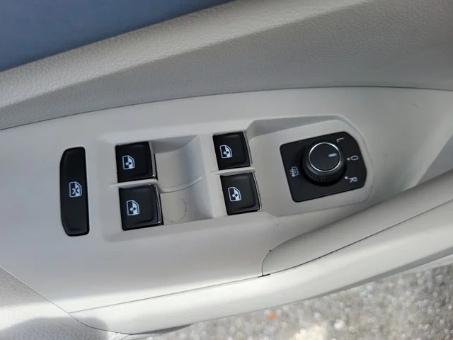 New 2026 Deep Black Pearl Volkswagen 1.5T SE image 22