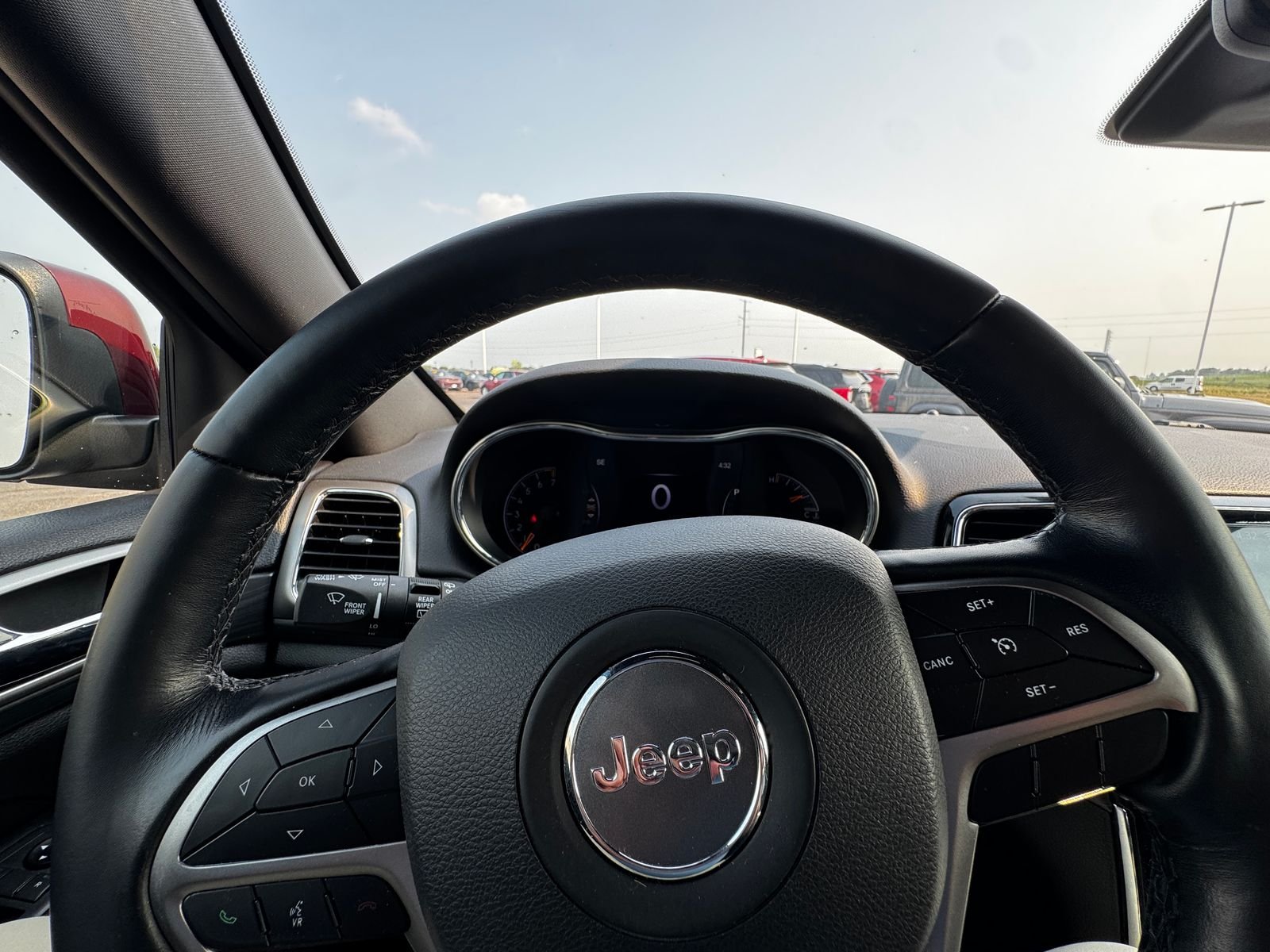 Used 2020 Velvet JEEP Altitude image 18