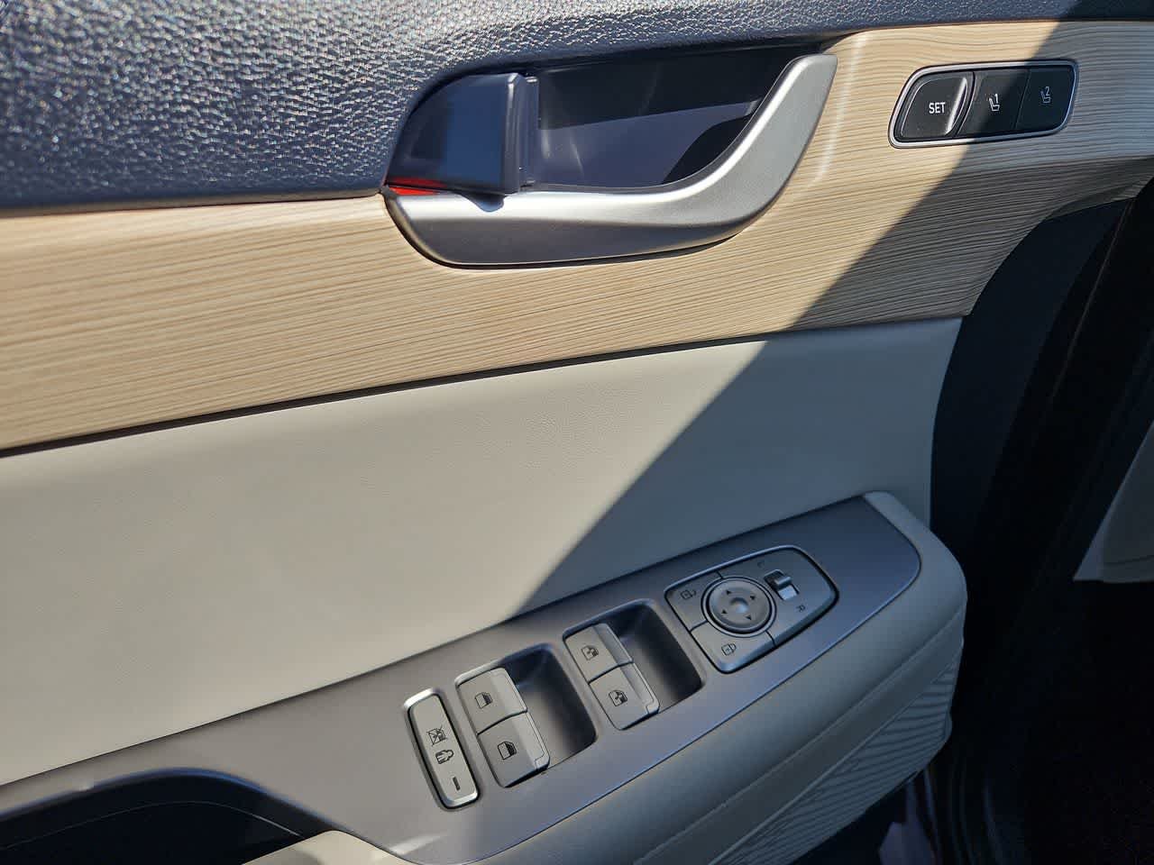 Used 2023 Burgundy Hyundai Limited image 12
