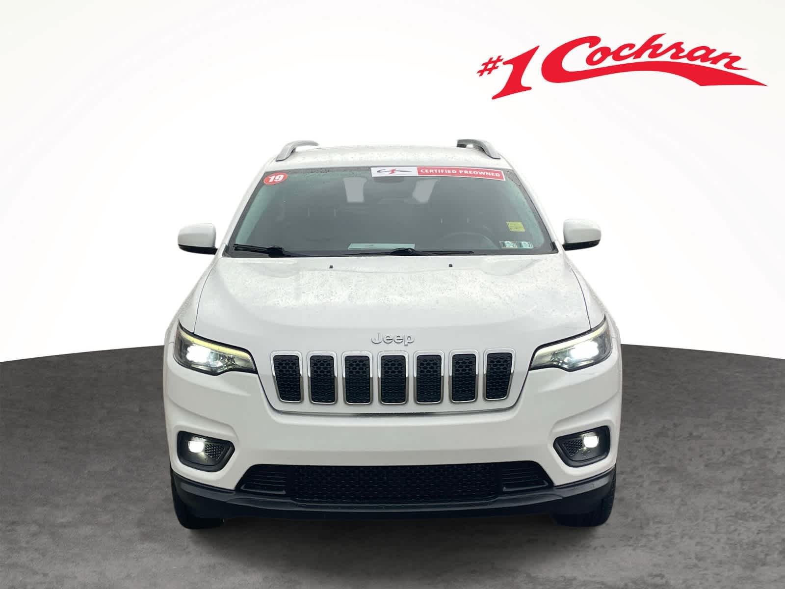 Used 2019 Bright White Clearcoat Jeep Latitude Plus image 12