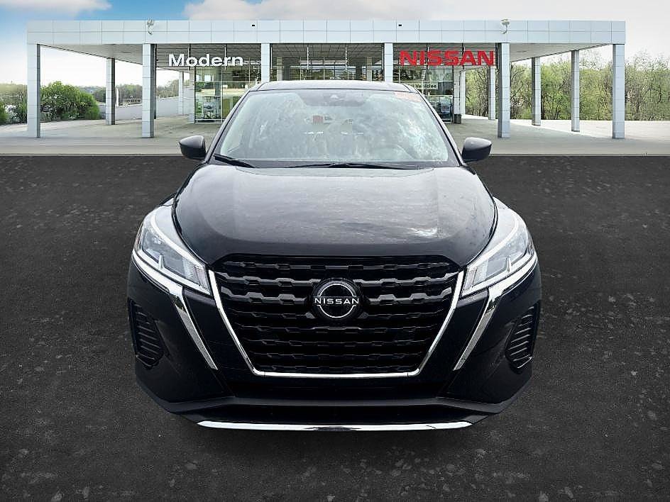 Certified Used 2025 Super Black Nissan S image 8