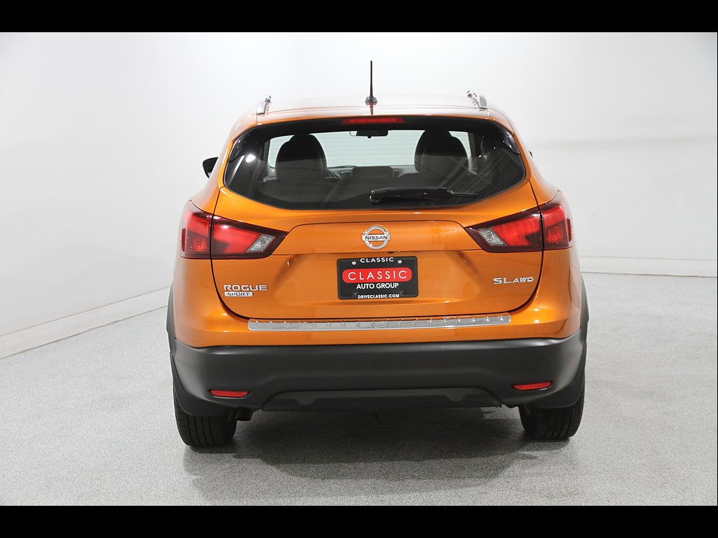 Used 2017 Monarch Orange Nissan SL image 21