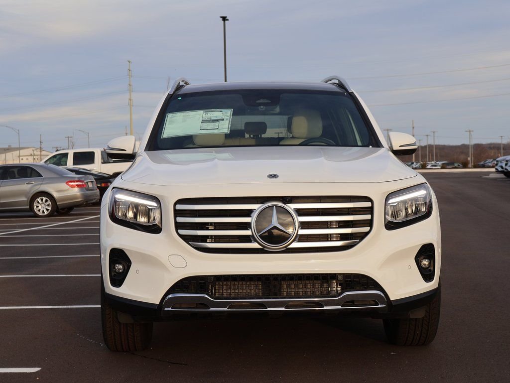 New 2026 Polar White Mercedes-Benz GLB 250 image 2