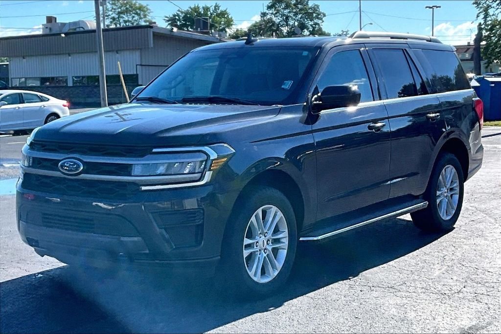 Used 2023 Dark Matter Metallic Ford XLT image 2