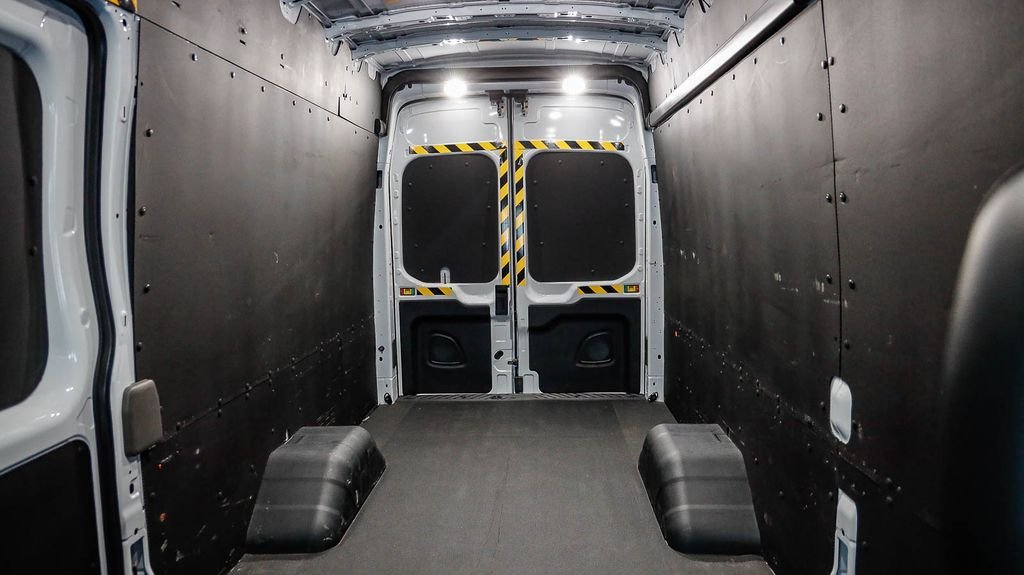 Used 2024 Oxford White Ford Base image 24