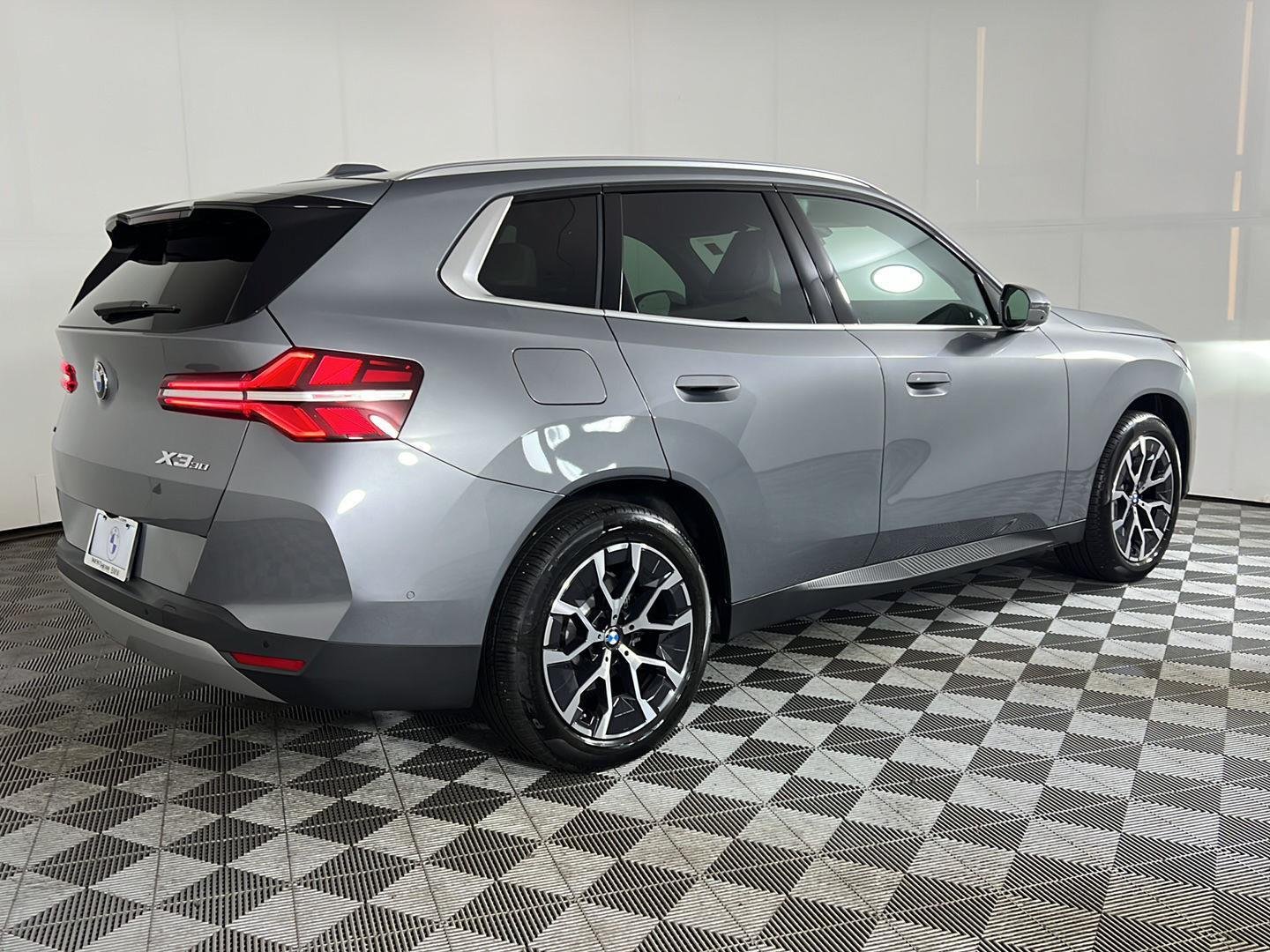 Used 2026 Skyscraper Grey Metallic BMW 30 xDrive image 5