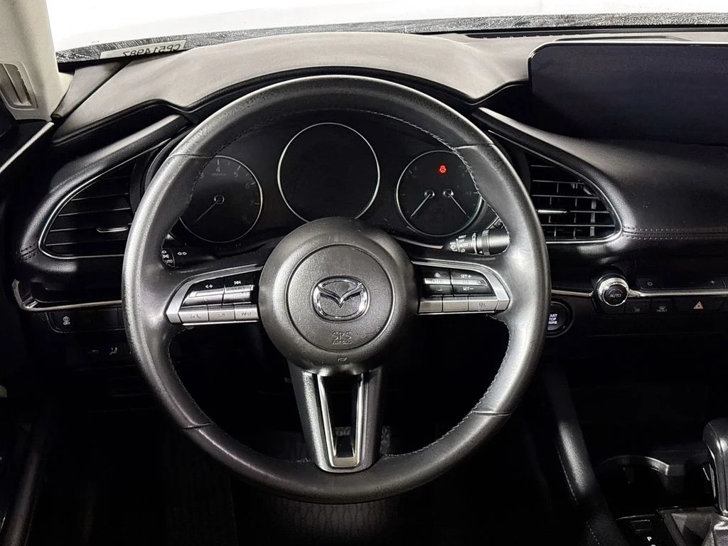 Used 2022 Silver Mazda Preferred image 13