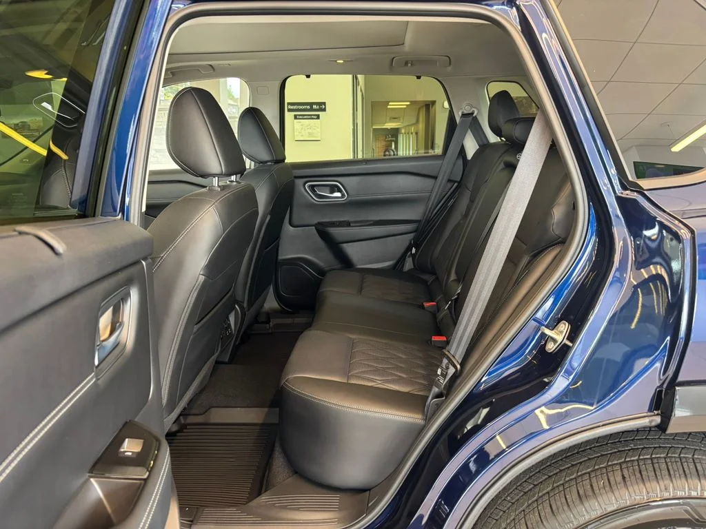 New 2026 Deep Ocean Blue Pearl Nissan Platinum image 25