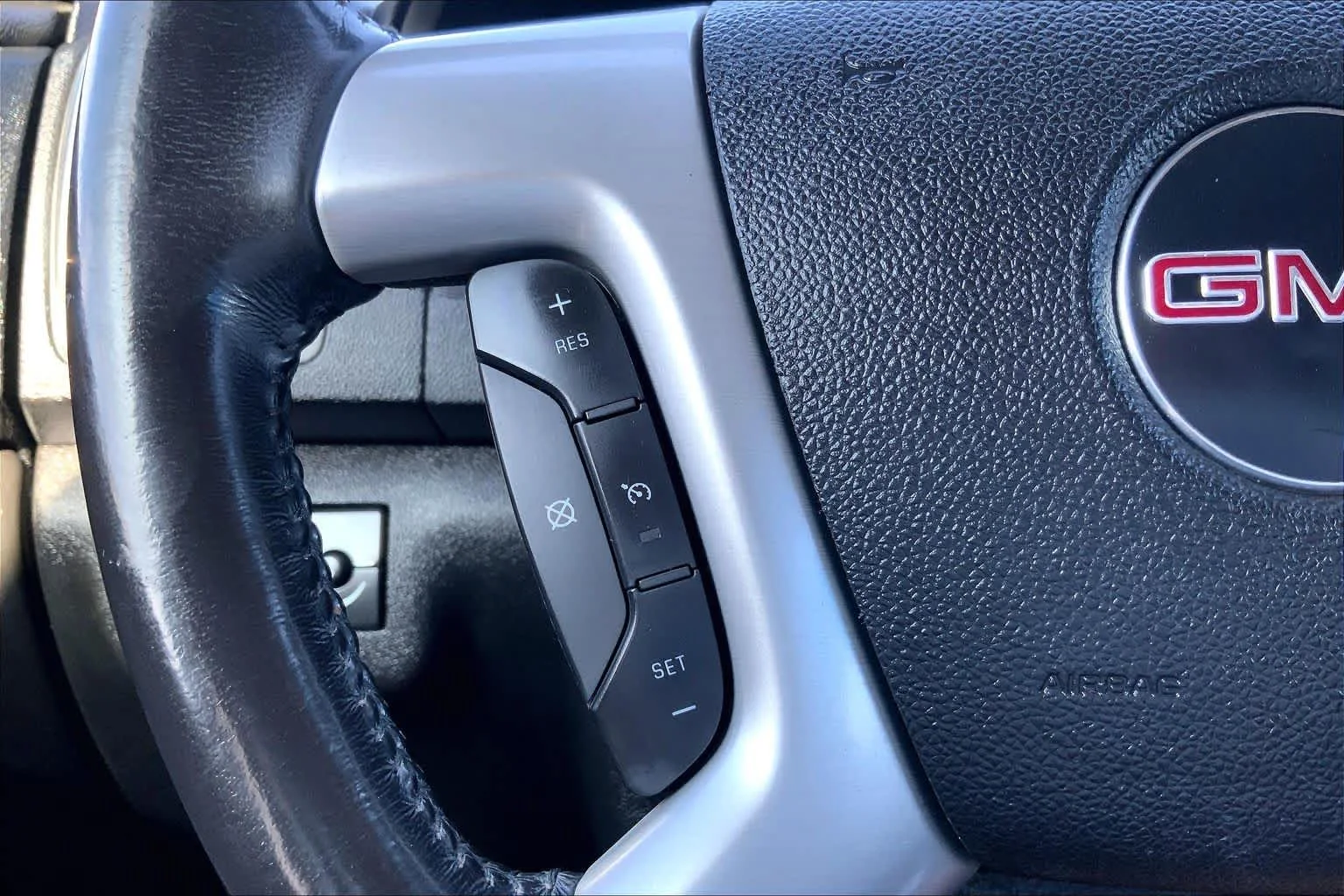 Used 2011 Quicksilver Metallic GMC SLT1 image 23