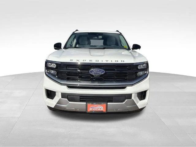 New 2026 Star White Metallic Tri-Coat Ford MAX Platinum® image 36