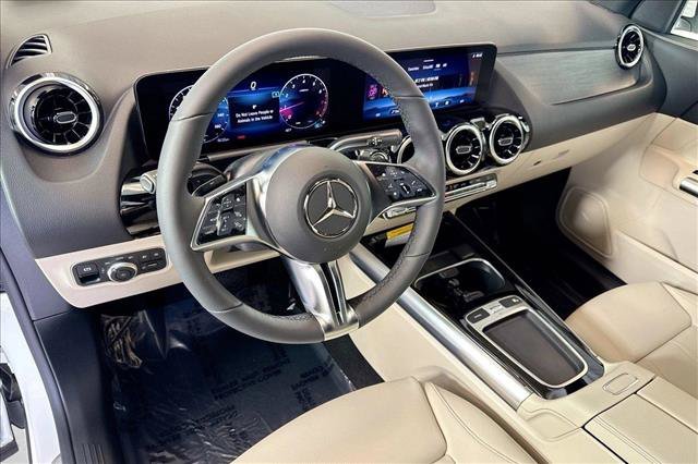 New 2026 Polar White Mercedes-Benz GLA 250 image 38