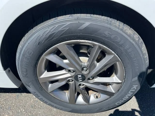 Certified Used 2020 Snow White Pearl Kia LX image 14