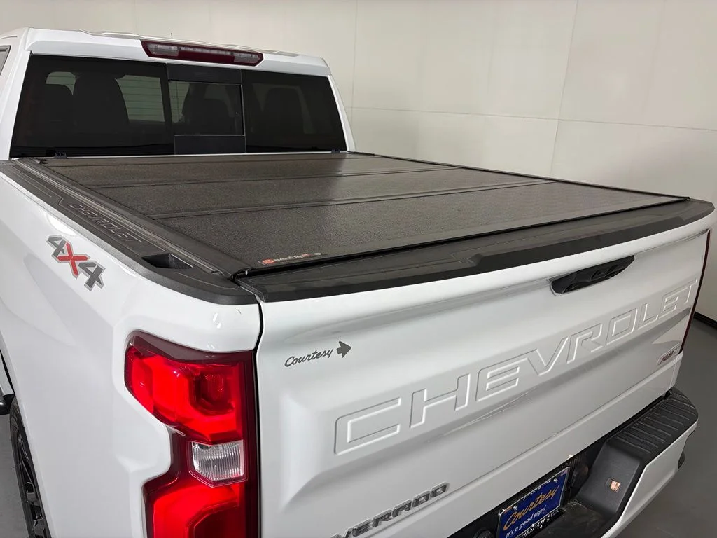 Used 2023 White Chevrolet RST image 37