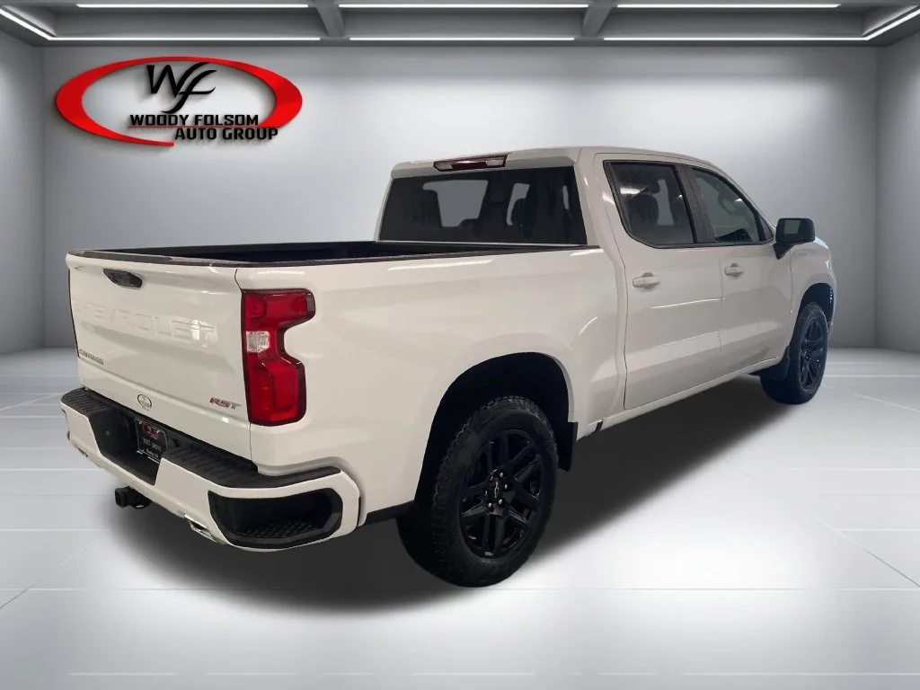 New 2026 Summit White Chevrolet RST image 6