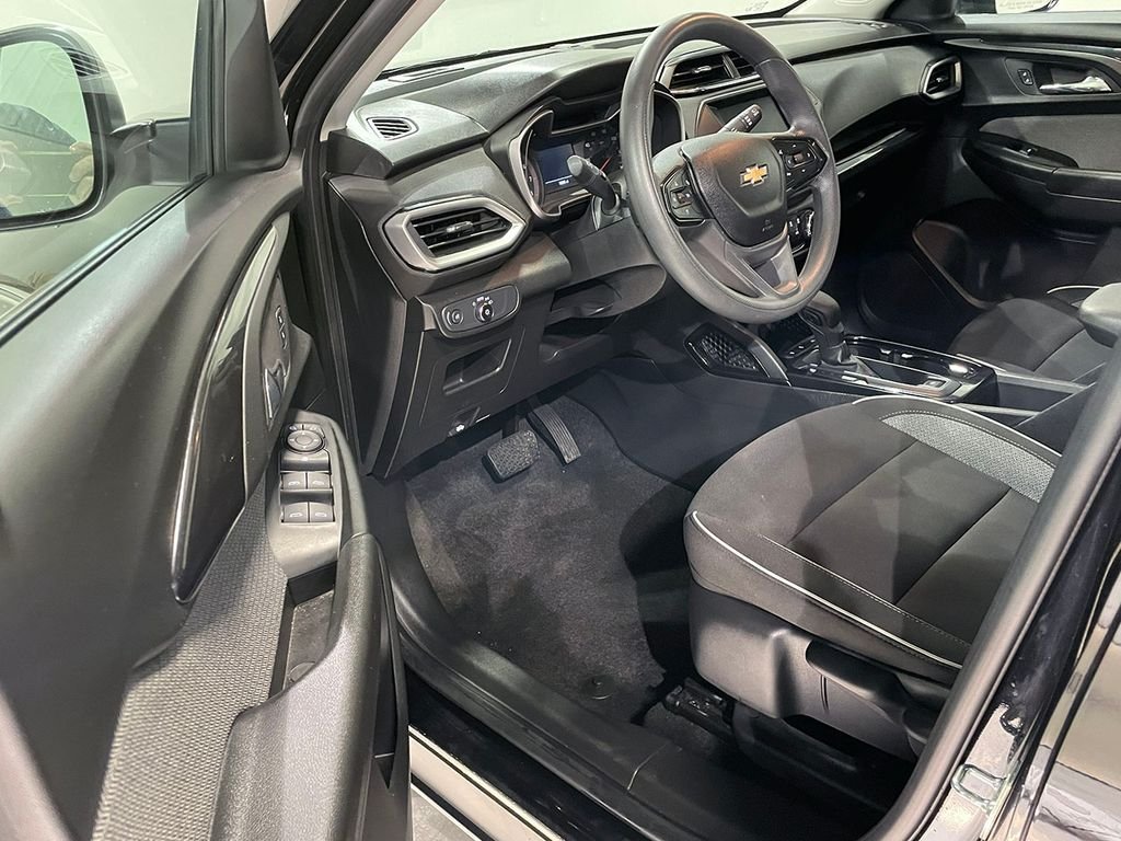 Used 2023 Black Chevrolet LS image 17