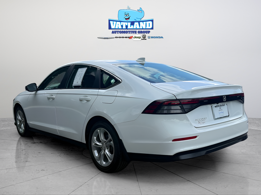 Used 2023 White Honda LX image 3