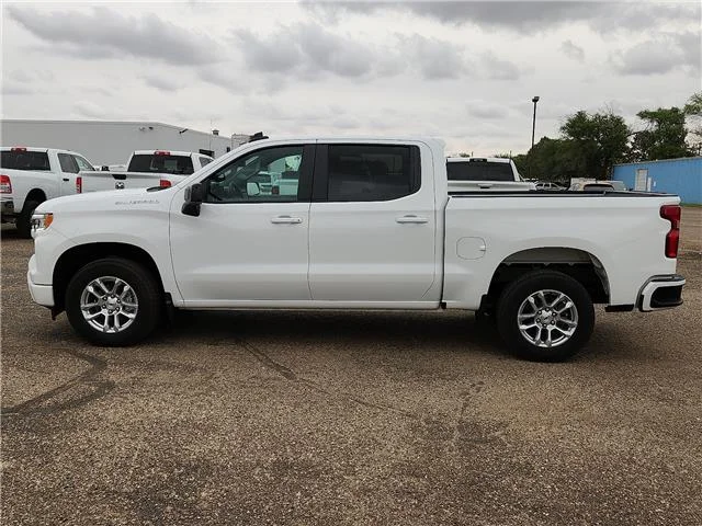 Used 2026 White Chevrolet RST 4x2 Crew Cab 5.75 ft. box 147.4 in. WB image 2