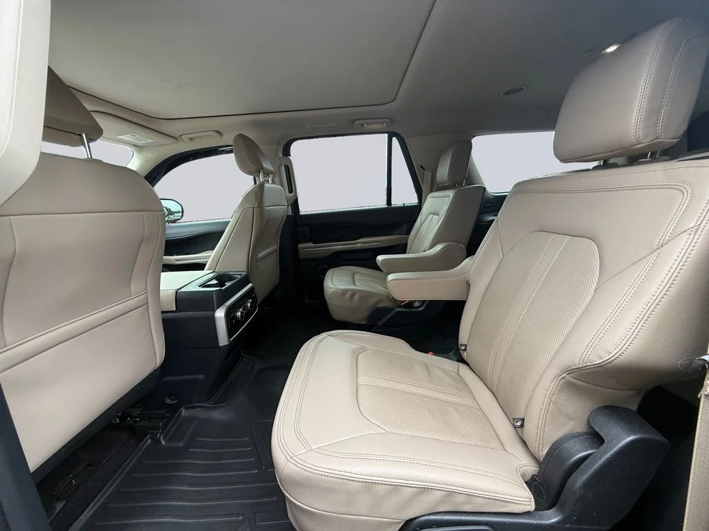 Used 2022 Green Ford Limited image 17