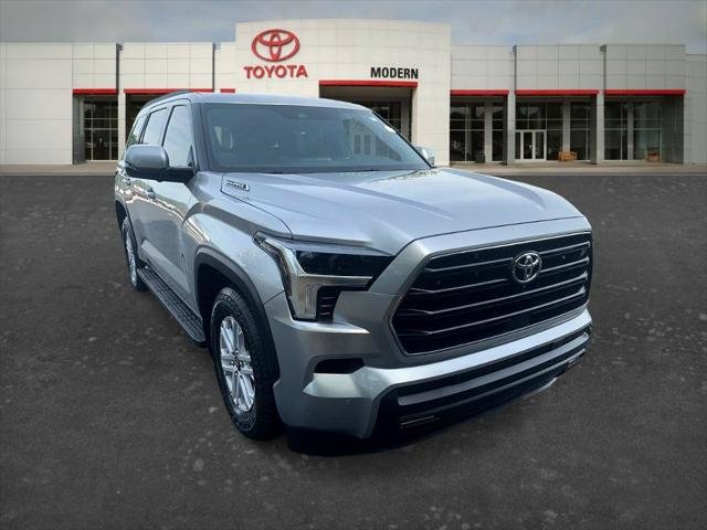 Certified Used 2025 CELESTIAL SILVER Toyota  image 3