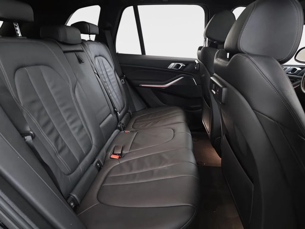 Used 2020 Black Sapphire Metallic BMW xDrive40i image 13