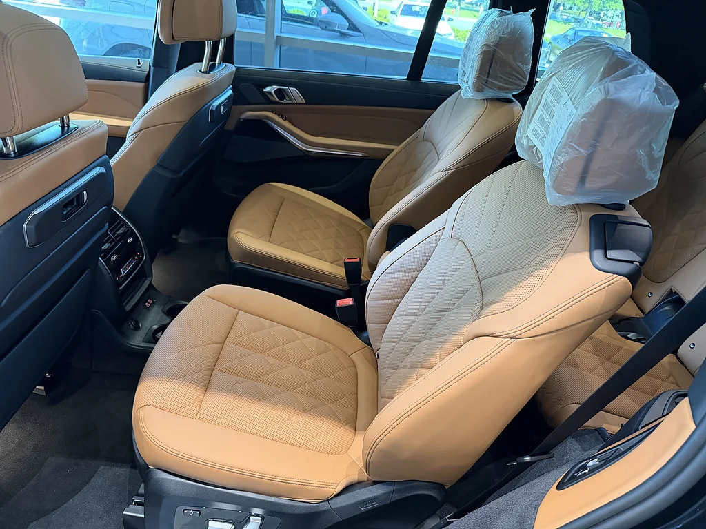 New 2027 Black Sapphire Metallic BMW xDrive40i image 13