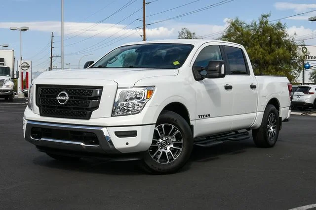 2024 Nissan Titan SV
