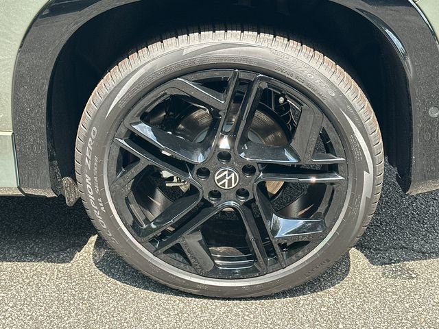 New 2026 Green Volkswagen 2.0T SE R-Line Black image 20