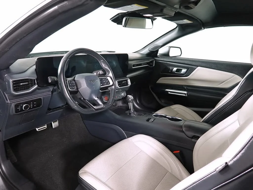 Used 2025 Gray Ford EcoBoost Premium image 15