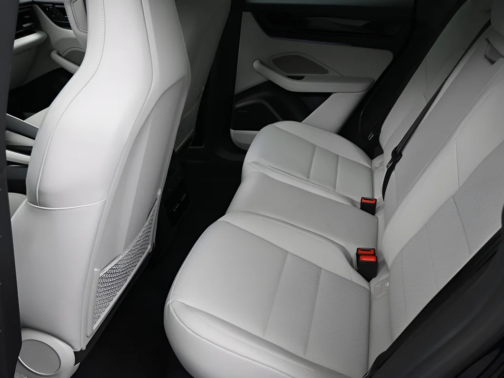 2025 Porsche Macan S - Photo 7