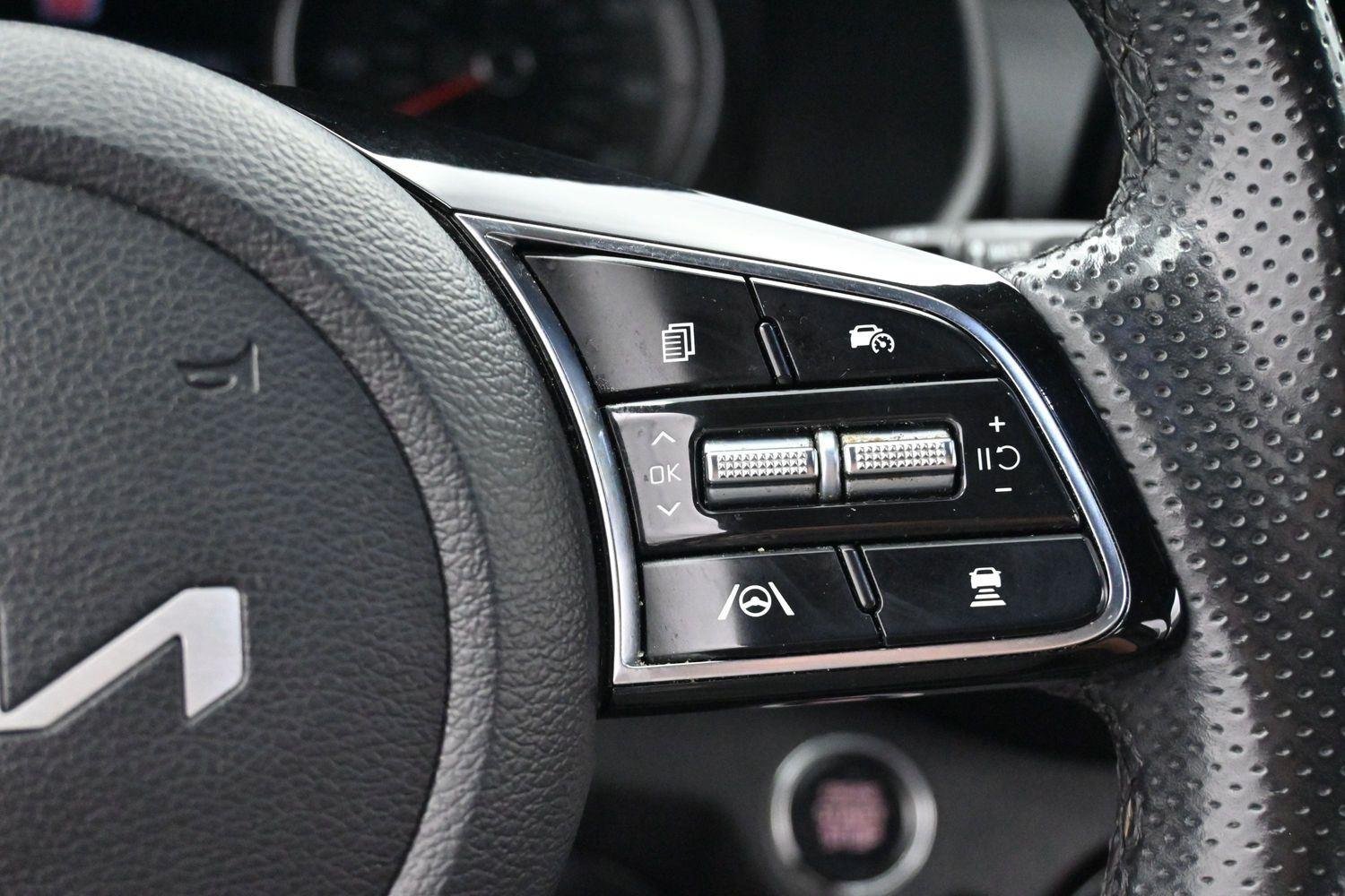 Used 2022 Snow White Pearl Kia GT-Line image 17