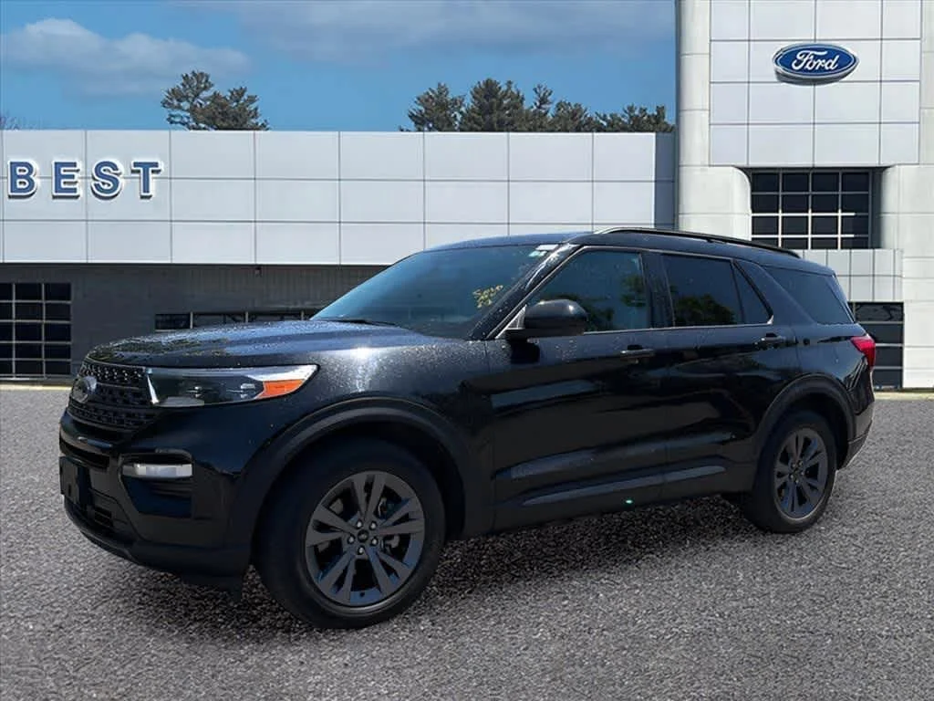 2023 Ford Explorer XLT 4WD's photo