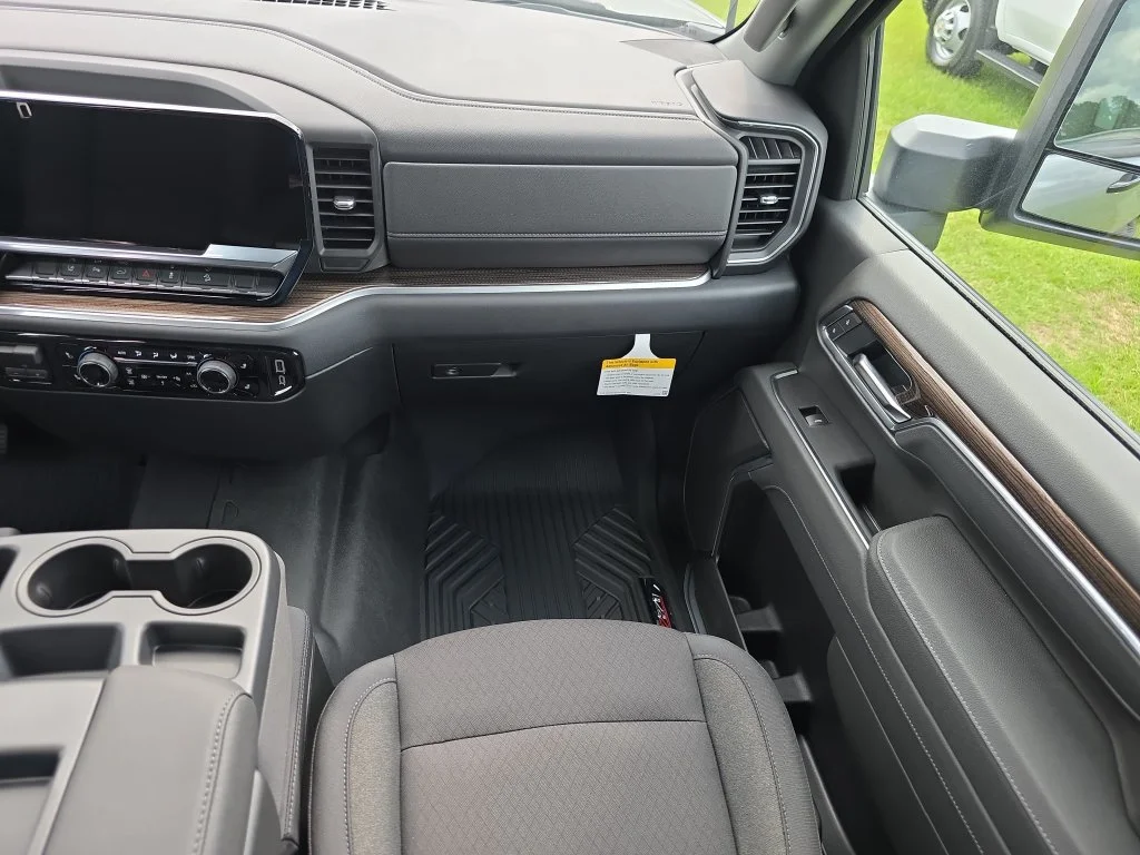 New 2026 Sterling Gray Metallic Chevrolet LT image 17