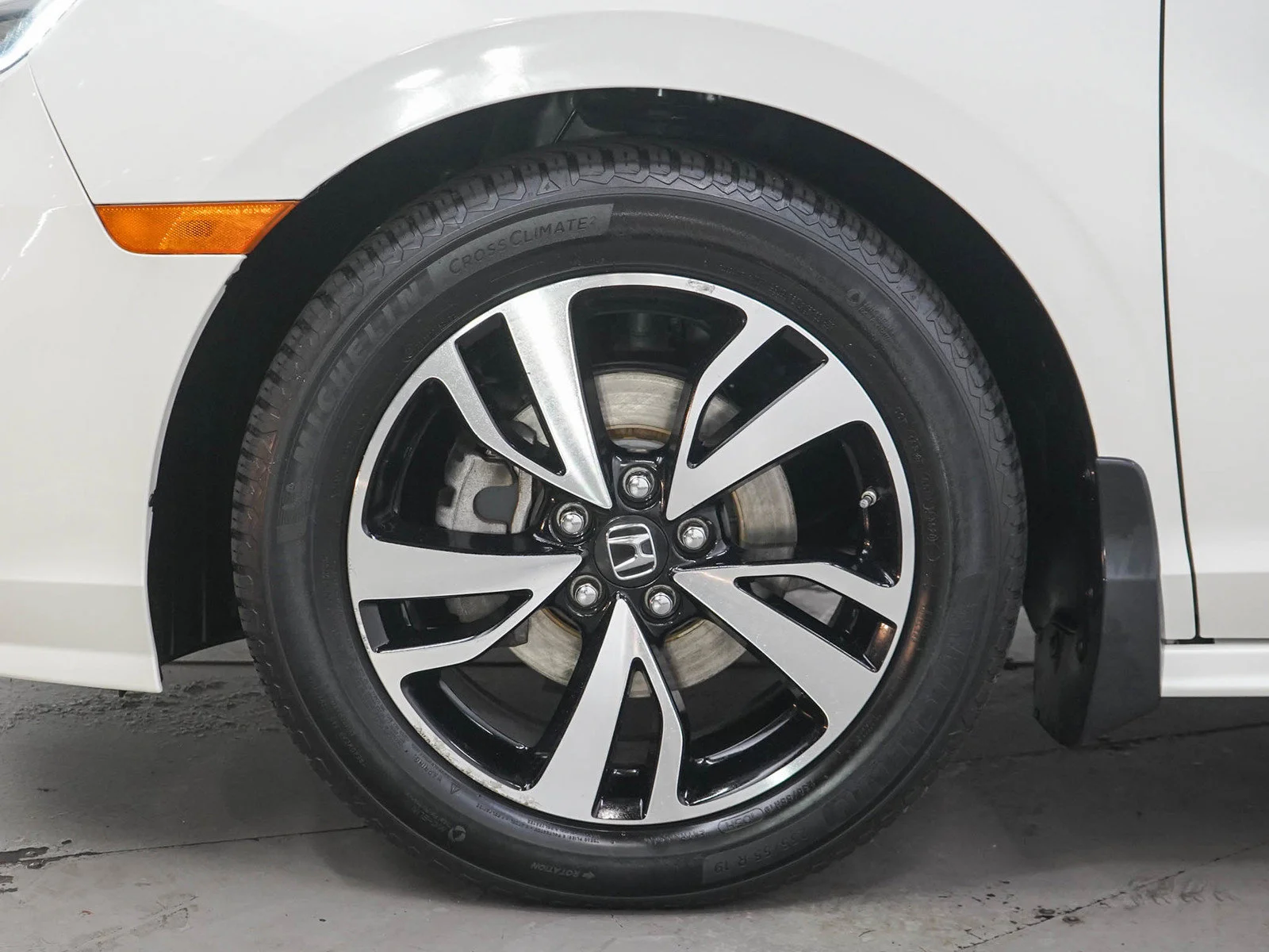 Used 2018 Platinum White Pearl Honda 5D WAGON ELITE image 35