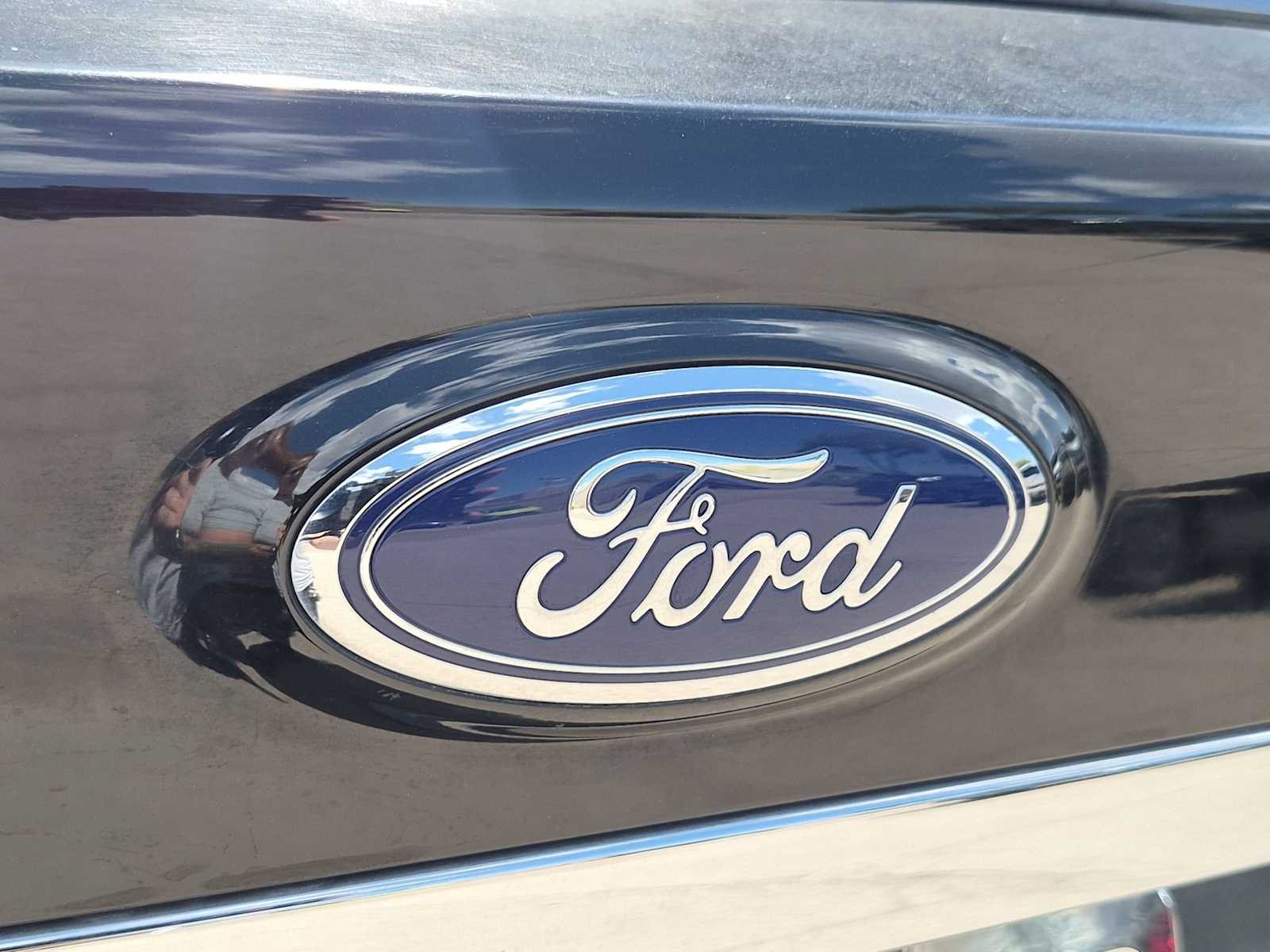 Used 2019 Magnetic Metallic Ford Titanium image 11
