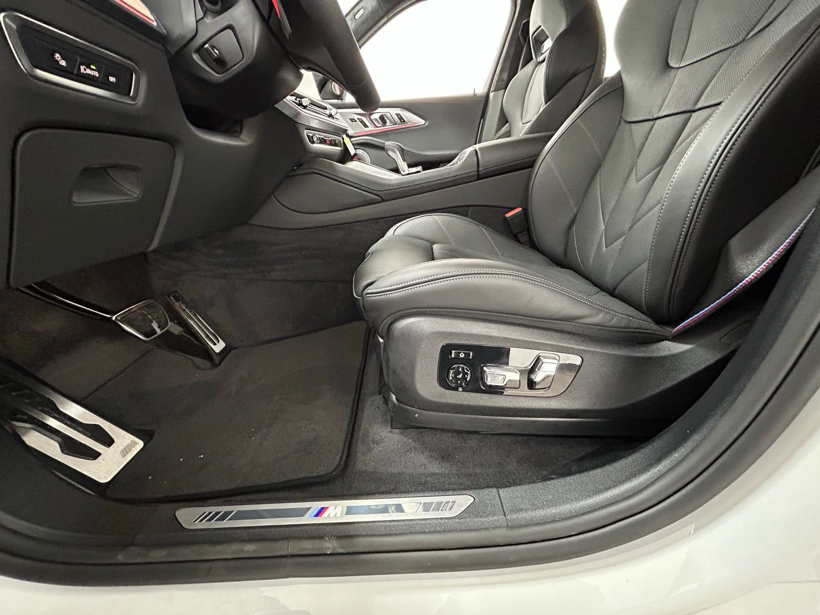 New 2026 Mineral White Metallic BMW Label image 52