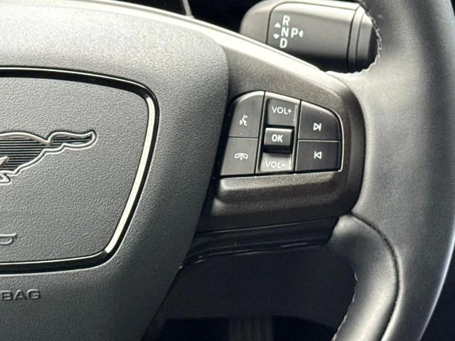 Certified Used 2025 Star White Ford  image 18