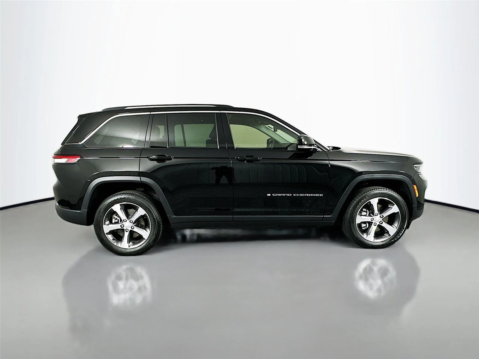 Used 2022 Black Jeep 4DR 4WD image 18
