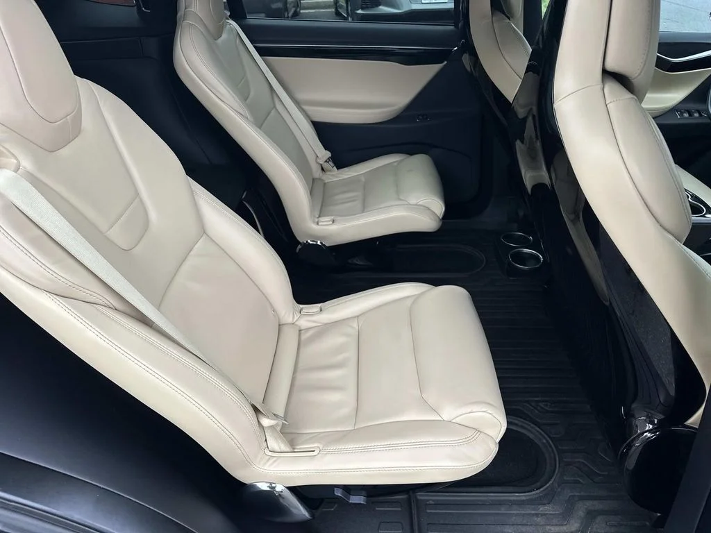Used 2016 Black Tesla 60D image 14