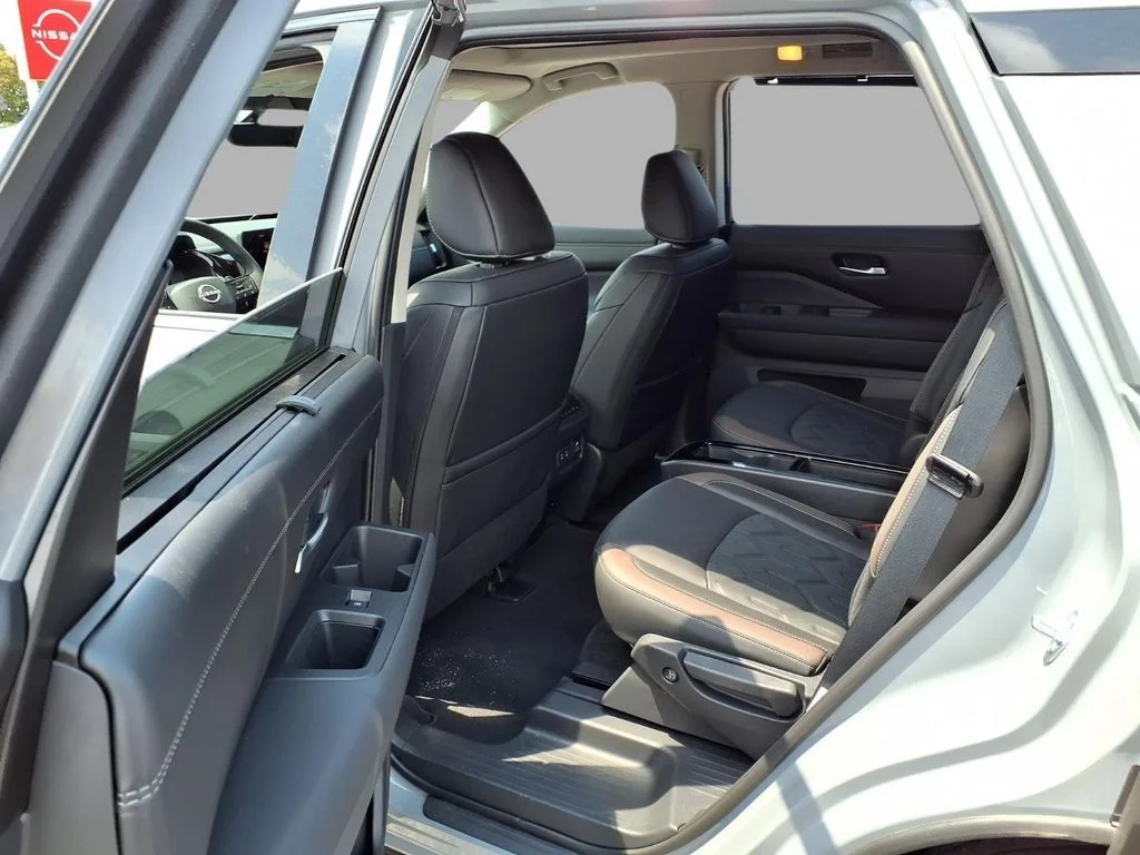 New 2026 Boulder Gray Pearl Nissan Platinum image 26