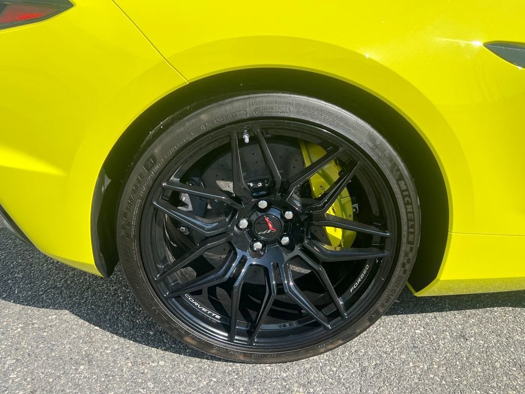 Used 2023 Accelerate Yellow Metallic Chevrolet 3LZ image 5