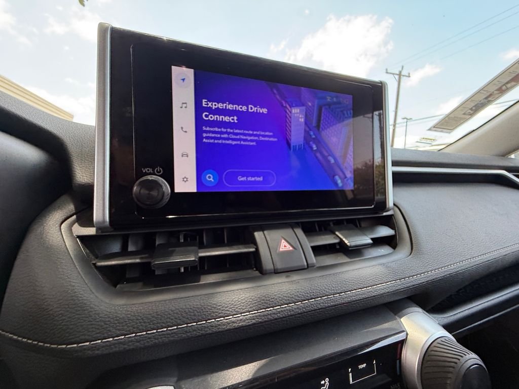 Used 2025 White Toyota LE image 21