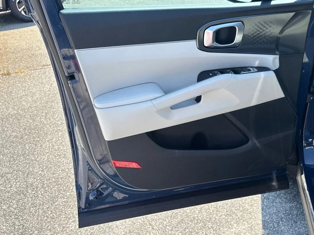 2025 Kia Sorento S - Photo 10