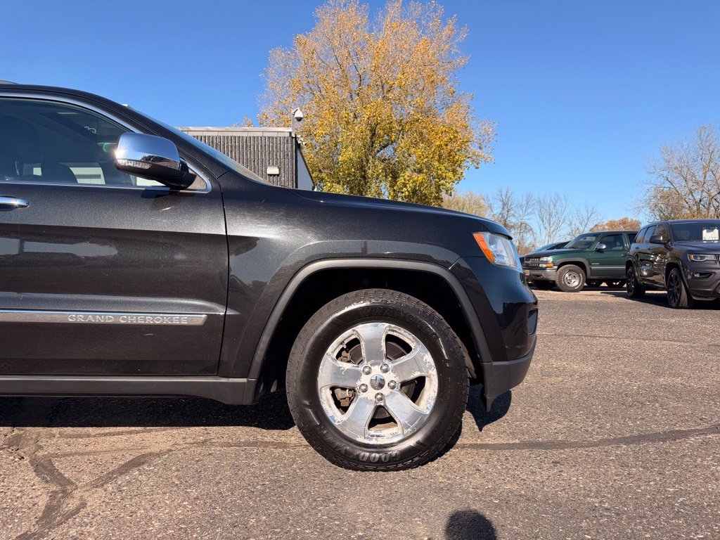 Used 2013 Black Jeep Limited image 2